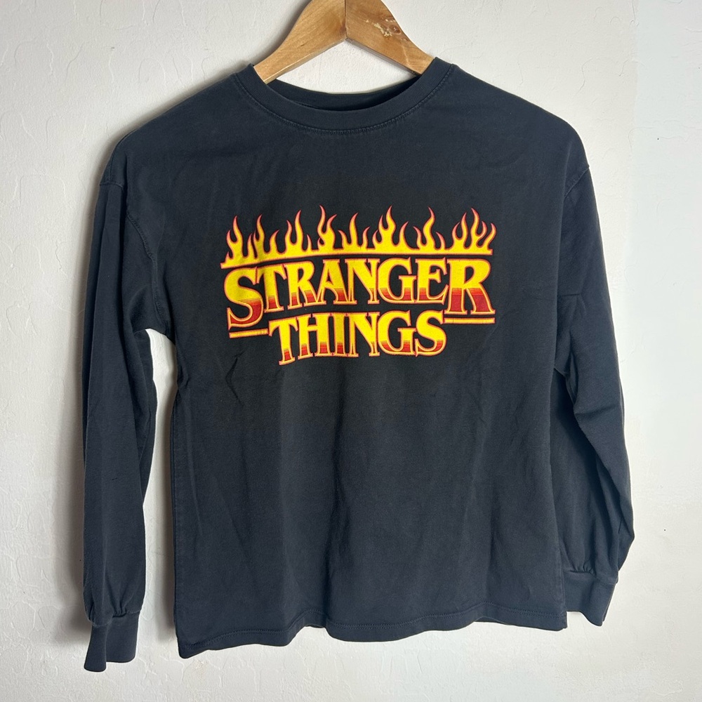stranger things Zara Black Graphic Crewneck Tee with Red Accent
